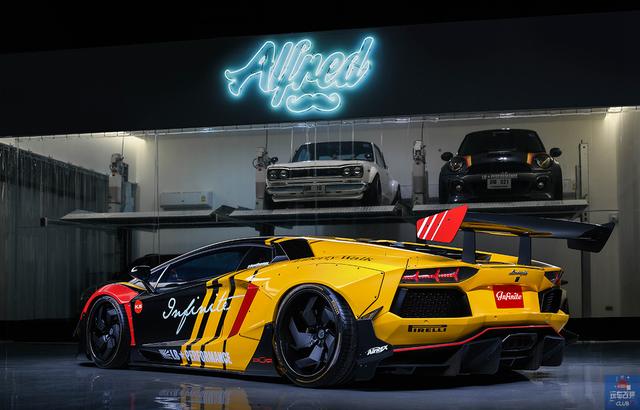 采用全球限量版改装件的兰博基尼aventador勇猛的赛道利器