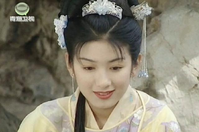 《上错花轿嫁对郎》一套衣服一个造型,现在的造型师,完全比不了