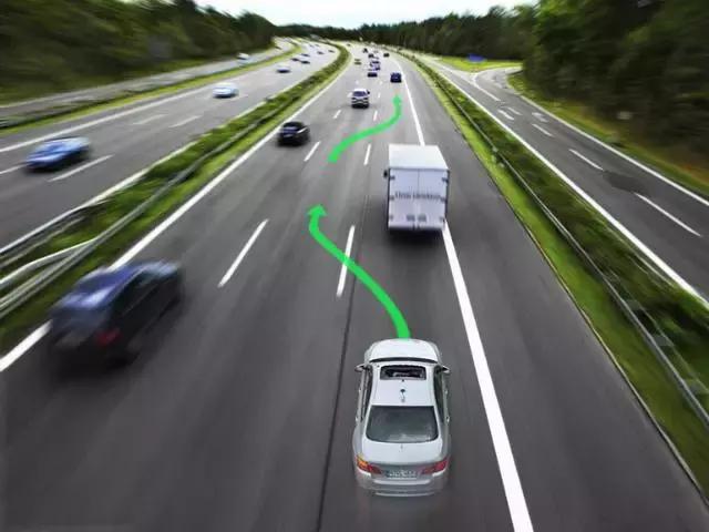 学不到的保命驾驶技巧 99%的老司机都收藏了