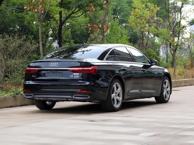 19款全新奥迪a6究竟变化多大?网友:灯厂的美誉名不虚传