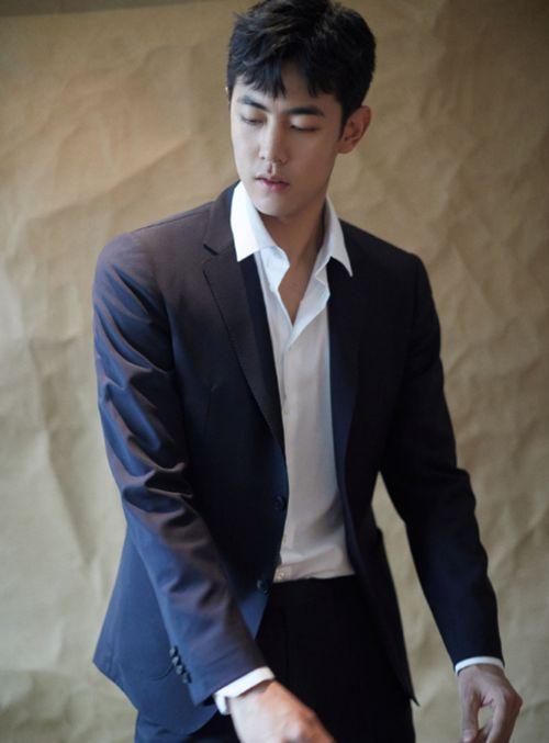 阚清子31岁生日,纪凌尘发九宫格,看清照片后,网友:想多了