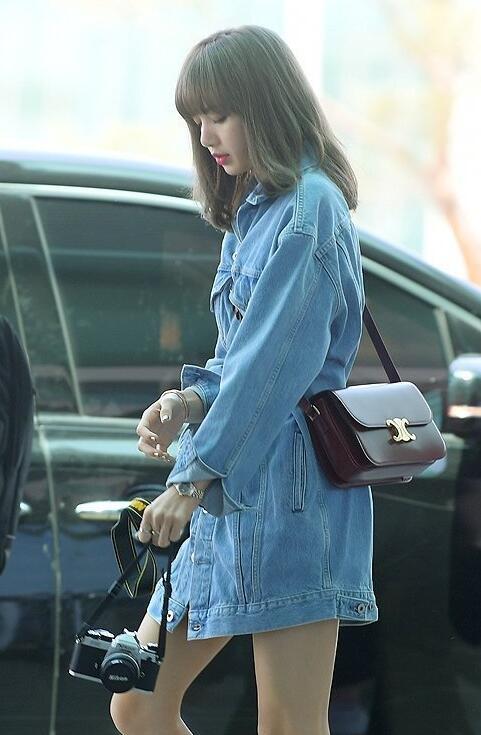 lisa机场秀又来了皮草大衣穿出清爽感衣品真挑不出毛病