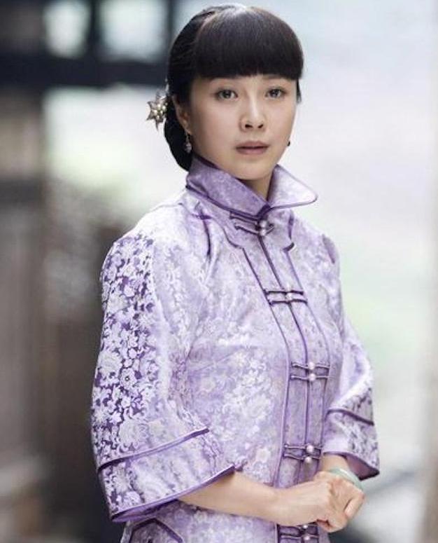 苏岩是何方神圣?其实她也是一位演员,还是巩俐的师妹.