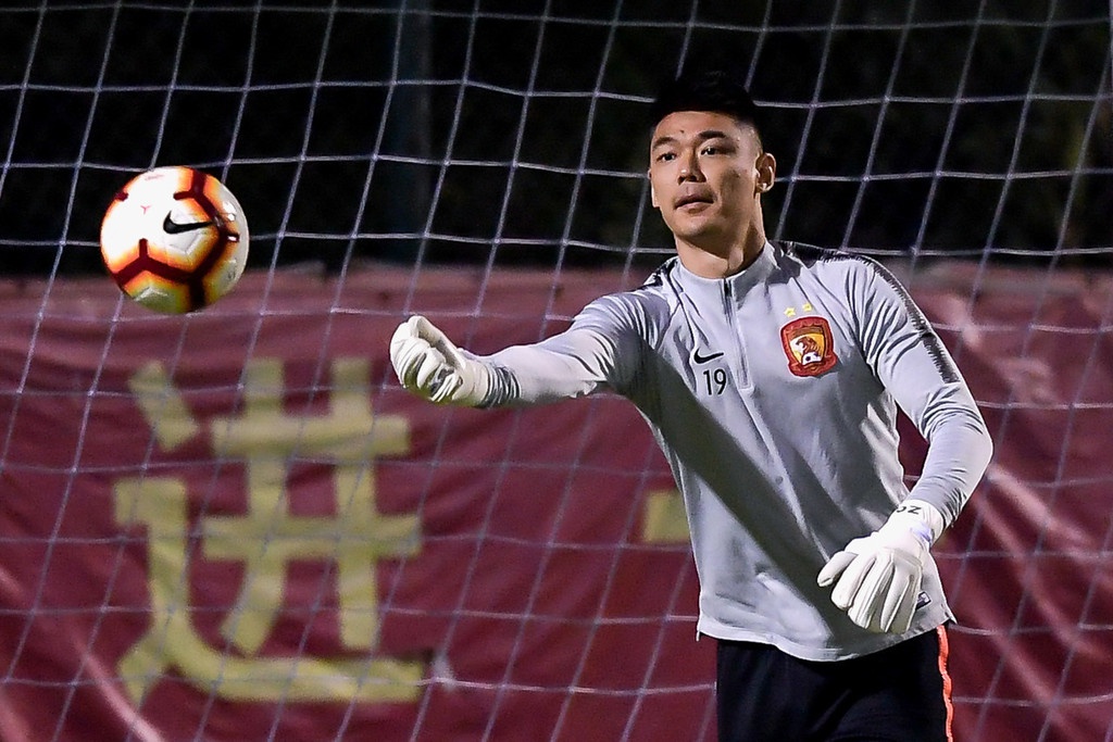 【人物】恒大国足双料门神不收山 转战上海滩盼再现"圣曾诚"