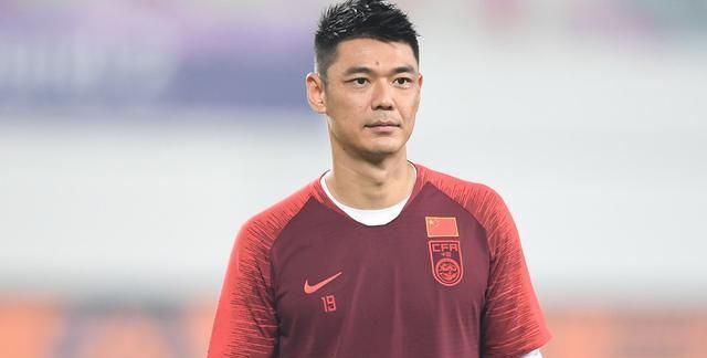 恒大国足双料门神不收山,转战上海滩盼再现"圣曾诚"