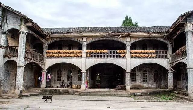 村内古山城遗址,李依若故居,刘家大院,红军工字楼等著