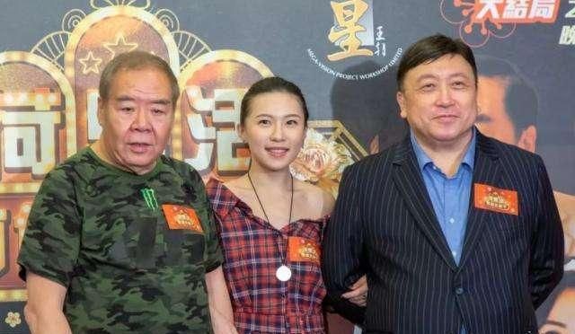 王晶三部烂片来捧晶女郎,这位年轻女孩会火吗|徐乐|王晶|女郎_新浪