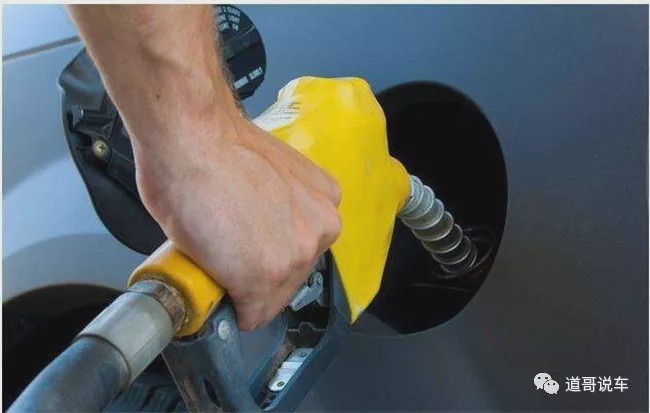 油价迎年内首降、​汽车制造业利润总额同比减15.9%