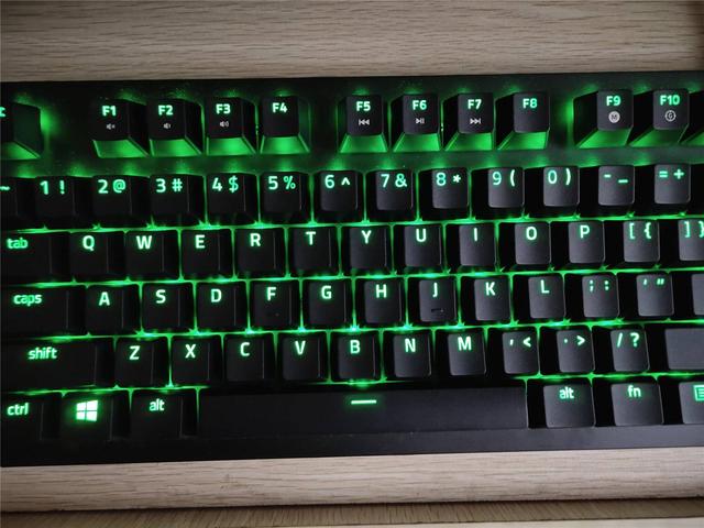 办公游戏两相宜104键razer雷蛇猎魂光蛛标准版机械键盘