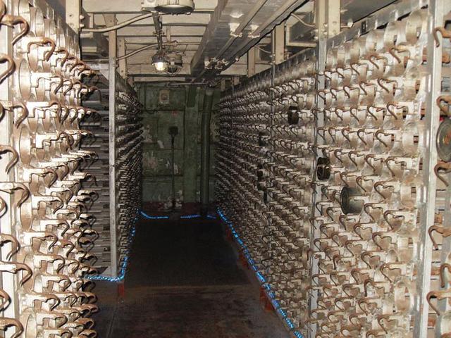 必定还存在着其他许多的中小型弹药库,如果累加起来,美国想要发动一场