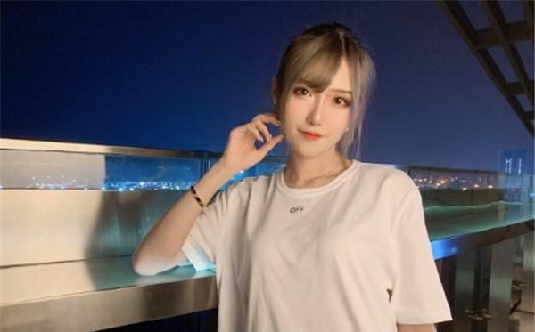 电竞小潘安丹丹