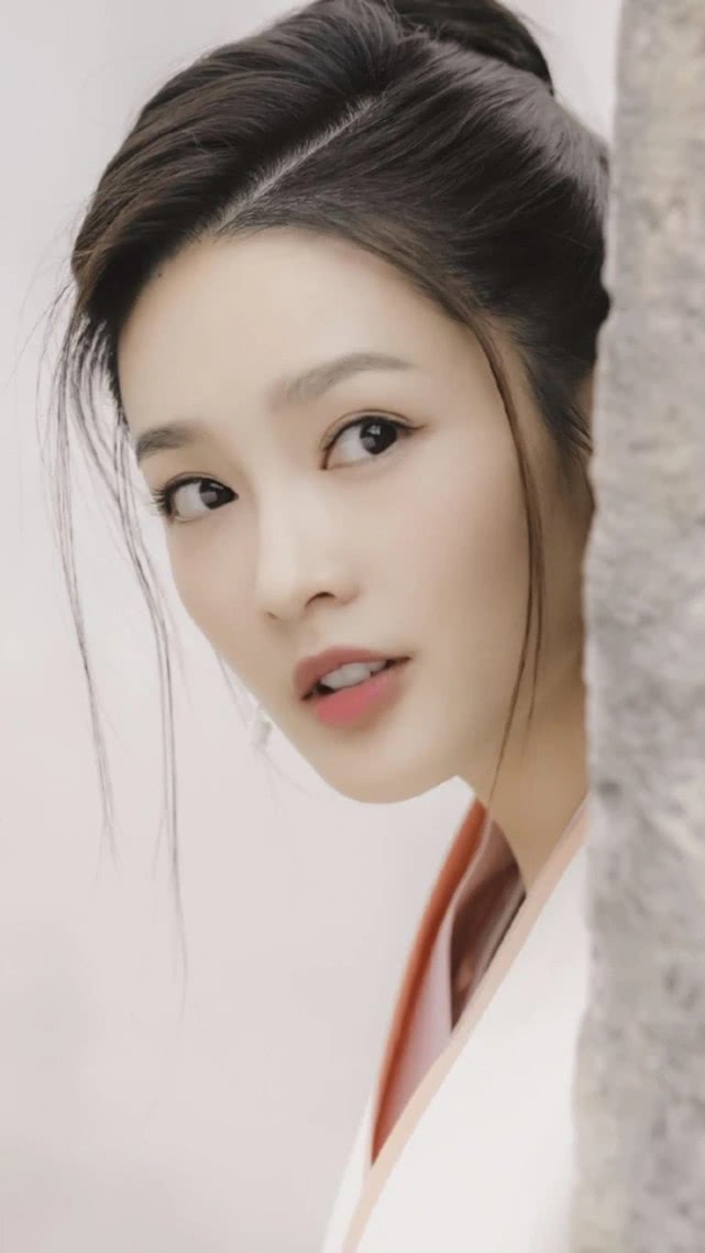 这部作品是由李沁,秦昊,谷嘉诚共同出演,该剧在去年3月中旬开机,同年7