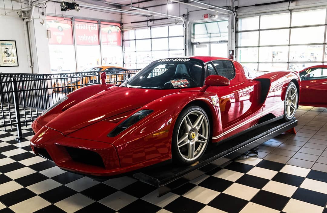 法拉利恩佐实车 经典运动的造型