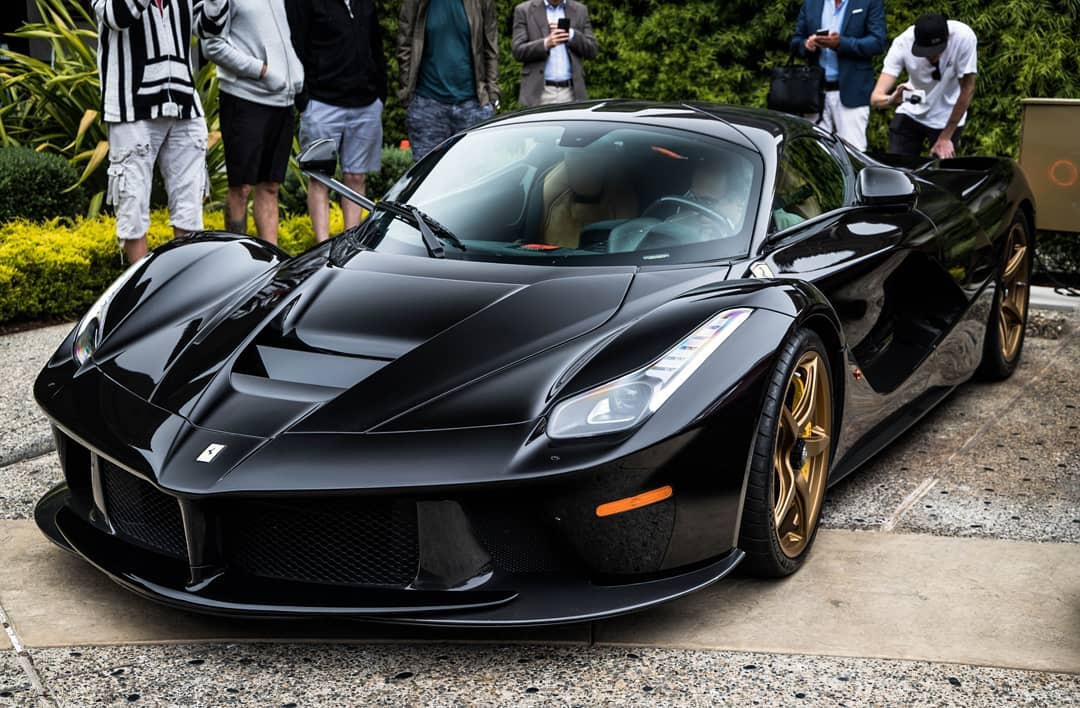 法拉利laferrari海外实车街拍 大气的运动感