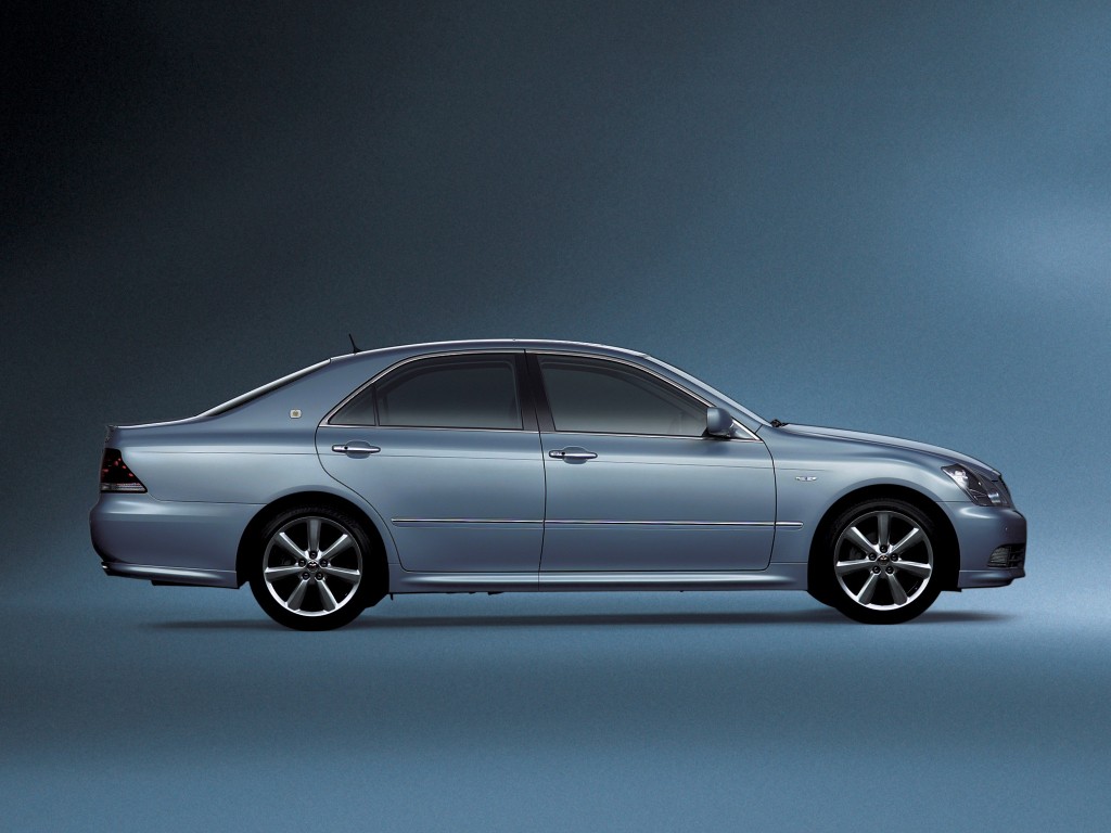 情迷12代丰田皇冠东方典雅风华绝代