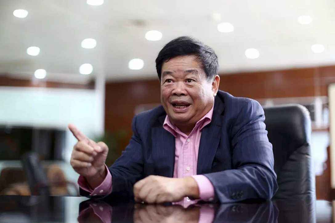 曹德旺终于出手:捐资1亿元,动员海外买口罩物资,累计捐110亿