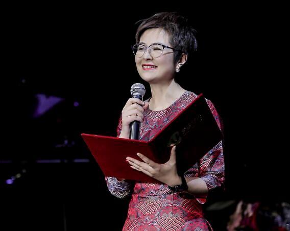 46岁张泉灵身材发福气质不改,离开央视转行经商,被曝身家已上亿