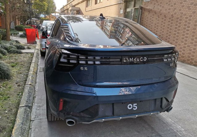 全新吉利领克05实车陆续现身有望下个月上市配acc自适应巡航