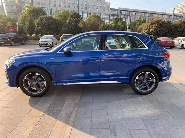 买车后实拍,奥迪q3雪邦蓝,20来万性价比真好