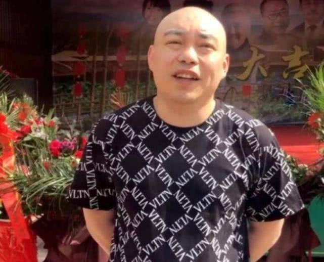 从本山传媒副总裁唐铁军之前透露的剧本来看,再加上王小宝在个人微博