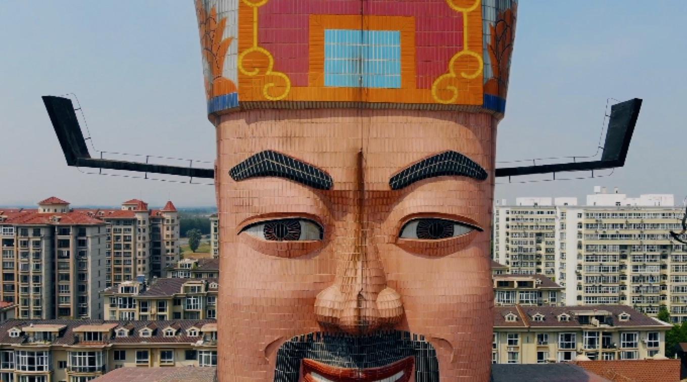 中国最"雷人"的奇葩建筑,全高41米,远看是神像,近看是酒店?