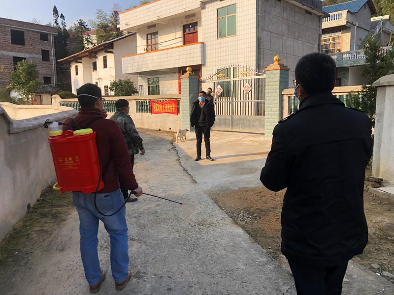 遂川县巾石乡:织密织牢疫情防控网