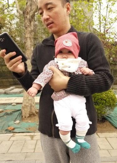 路金波是一家文化公司的董事长,旗下签约有韩寒和安妮宝贝等等,也是