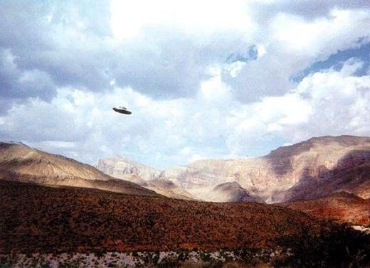 ufo到底是不是真实存在?美国海军极不情愿公布影像,全是机密