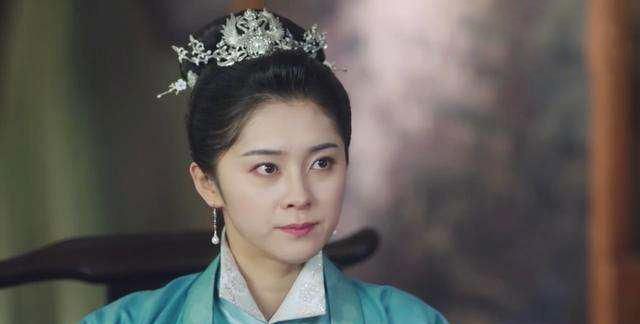 《锦衣之下》最飒的女人原来是93年妹子 现代装神似元宋后妈曾黎