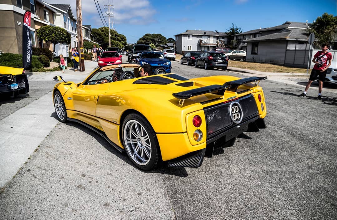 帕加尼zonda敞篷版实车街拍 简洁拉风的设计