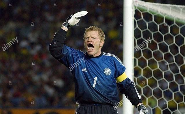 获得世界杯金球奖的门将,拜仁狮王欧冠决赛获胜后上演温情一幕|卡恩