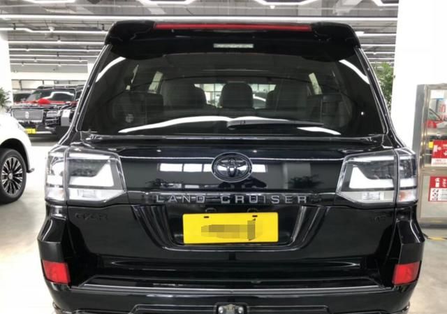 首台柴油酷黑版丰田陆巡到店！颜值不输宝马X7，配全新4.5T动力
