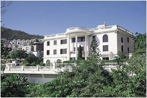 此前也有网友爆料,四太梁安琪其实长期居住的是澳门松山豪宅.