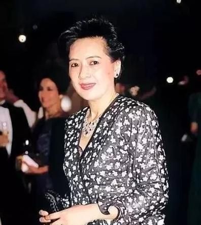甘比曾和大刘前妻宝咏琴同框!谁知眼前之人,竟会成第二任刘太