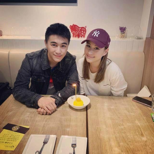 25岁何猷君点赞二房同龄外甥女度假照,舅甥懒理家族恩怨感情要好