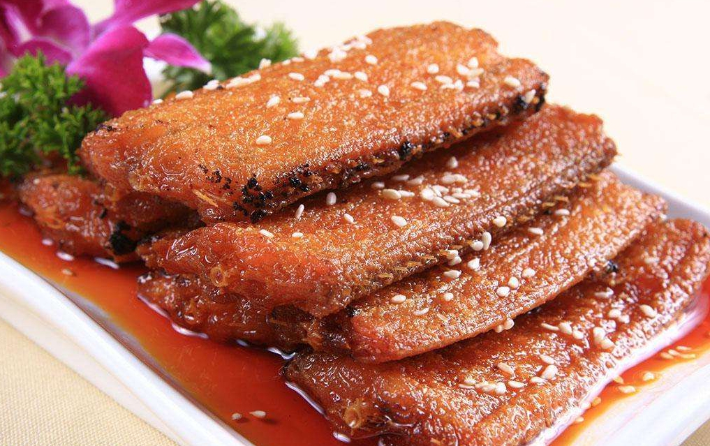 红烧带鱼之前切记不要直接下锅红烧多加一步带鱼不粘锅