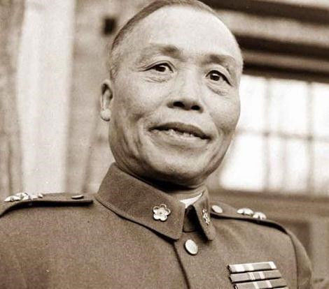 丈夫带二房出国定居临走前告诉妻子:那里一夫一妻麻烦你留下 .