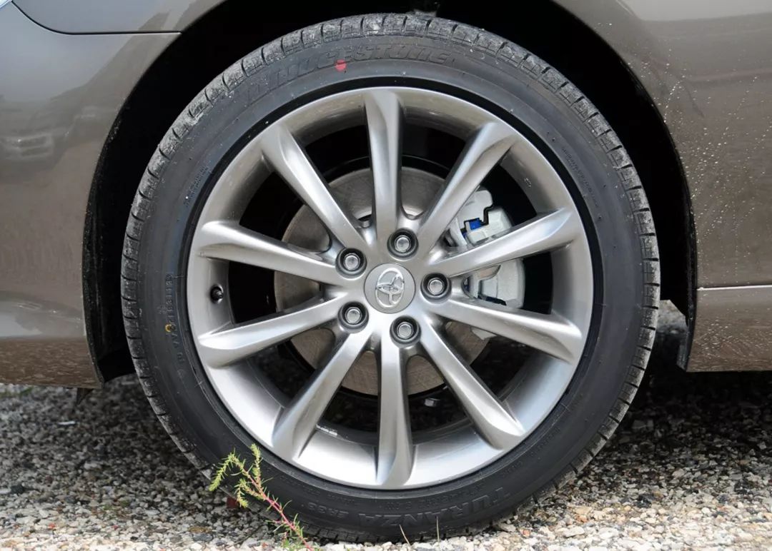 预算15万，丰田两大“王牌”B级车该怎么选？