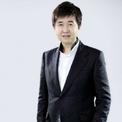 抛弃付笛声,插足侯耀文婚姻,嫁老外遭家暴,今57岁重获恋情