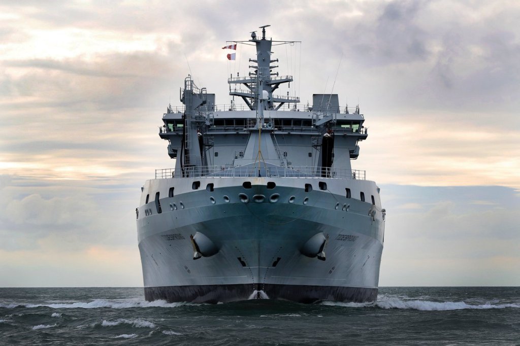 图片:潮汐级综合补给舰因此,印度和韩国军工合作,还真得有一定空间