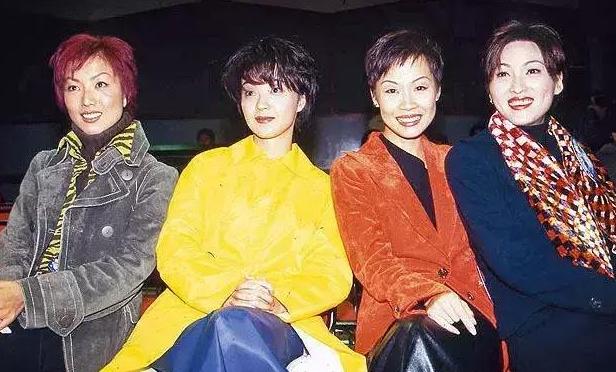 被誉为是"四大天后",但是运气不佳,出道26年才有第一次演唱会