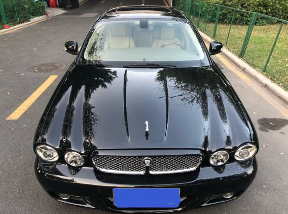 07年落地超160万的捷豹旗舰轿车,皇室商务定制,如今成为了稀有