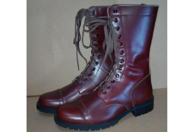 美军m43军靴成名于二战,俄罗斯作战靴换代速度不快,没钱难办事