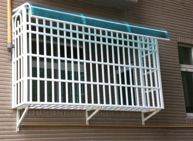阳台安装护栏防盗网已过时,这种防盗刺实用安全,小偷绝不敢靠近