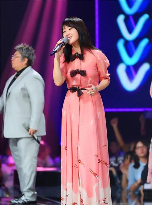 无法"重拍"的照片:与科比秀肌肉的周杰伦,韩红与杨钰莹同框