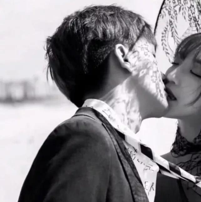 你更喜欢下面哪种接吻姿势?测你是几岁丢掉初吻的!