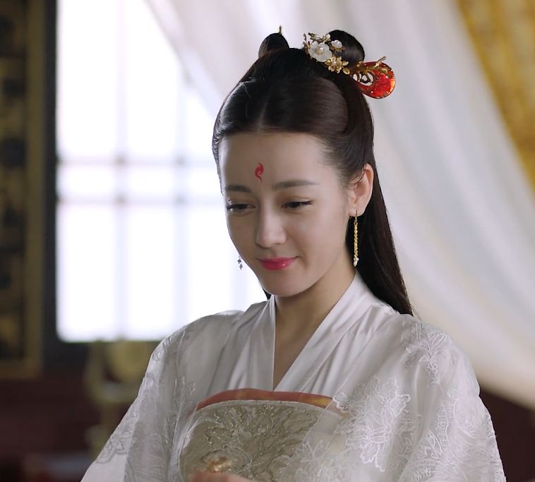 穿的最好看的一回,比封王后时穿的还要美|凡间|衣服|服装_新浪新闻