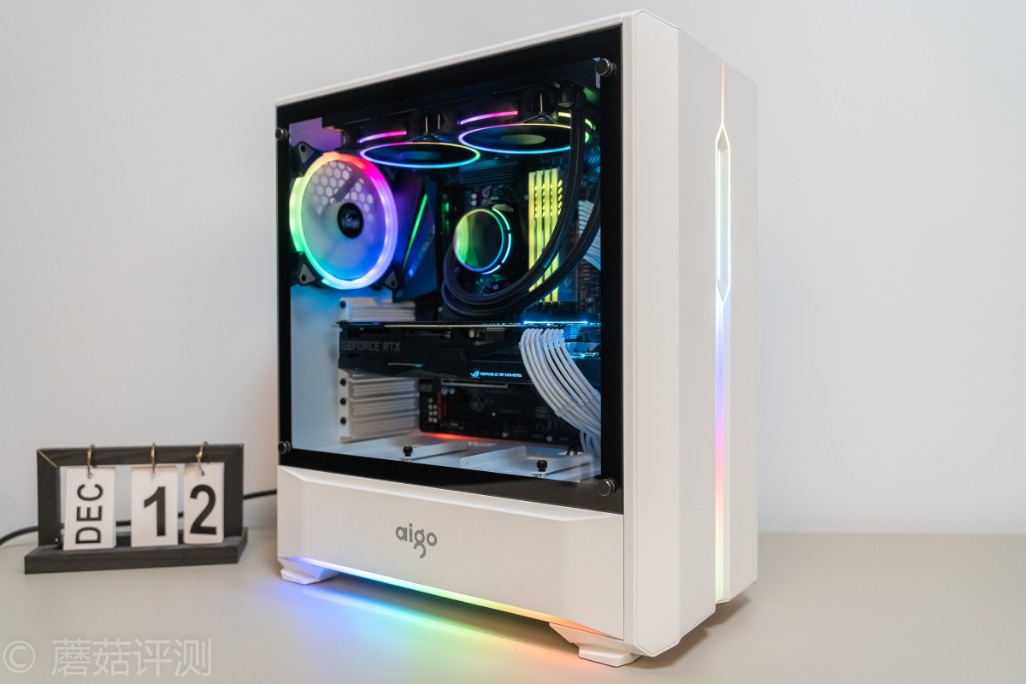 颜值高灯效炫用料足爱国者aigo月光宝盒t20机箱评测