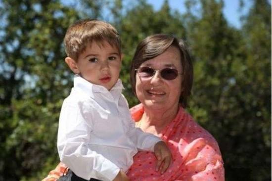 老太太用几十斤面条给孙子体验洗澡,网友得知真相后,纷纷谴责她休闲区蓝鸢梦想 - Www.slyday.coM 老太太用几十斤面条给孙子体验洗澡,网友得知真相后,纷纷谴责她休闲区蓝鸢梦想 - Www.slyday.coM