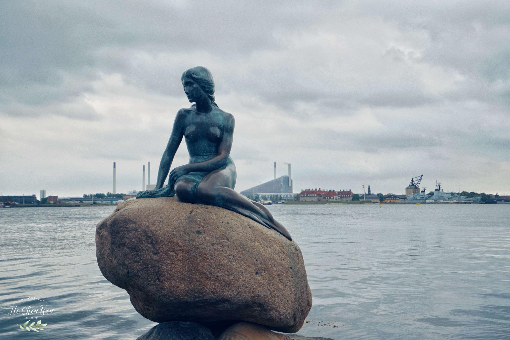 世界著名的铜像,以《海的女儿》蓝本创作的雕像,成为丹麦标志